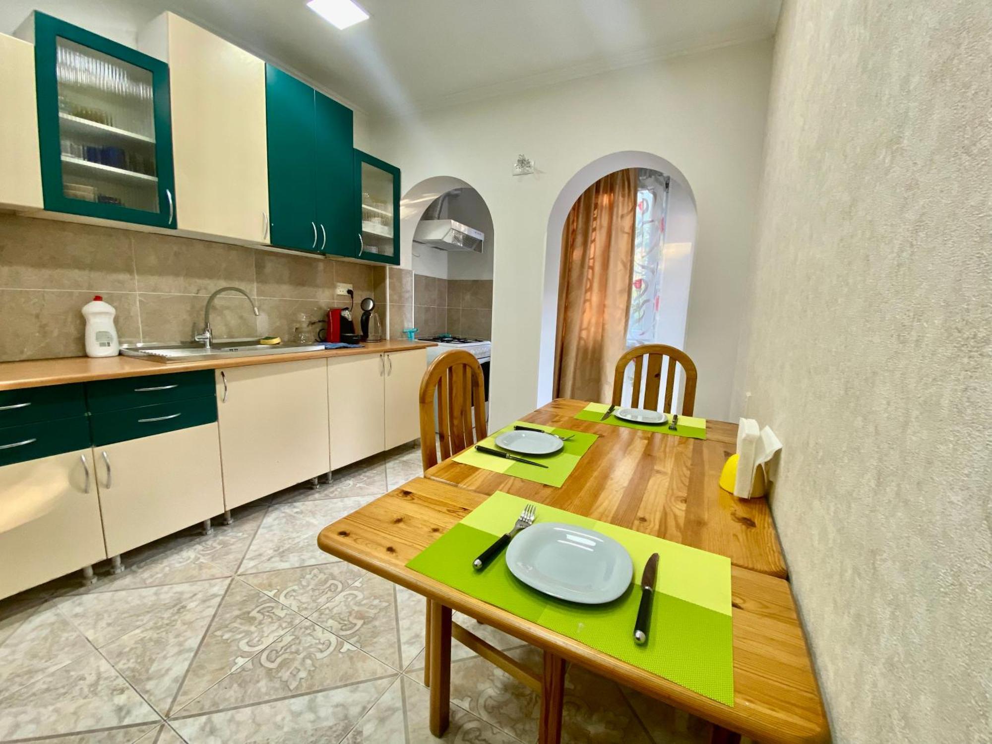 Spacious Dinamo Apartment Tbilisi Exterior foto